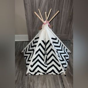 Adorable Pet Tee Pee for Dog, Cat, Rabbit, Ferrett..